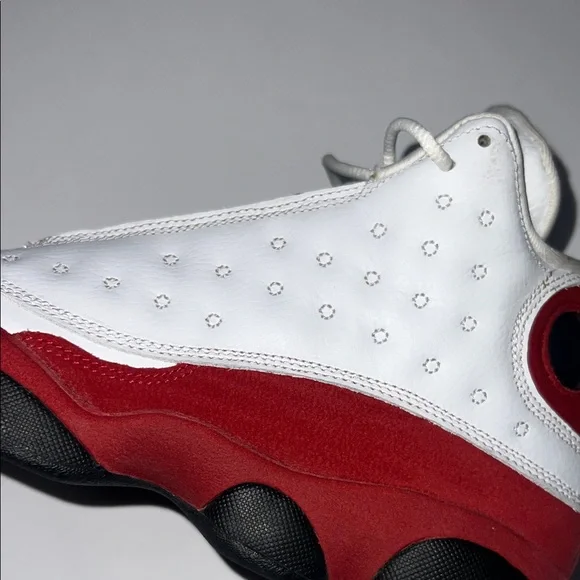 Kids size 6.5Y Jordan 13 Retro Chicago Cherry & White - Picture 4 of 11